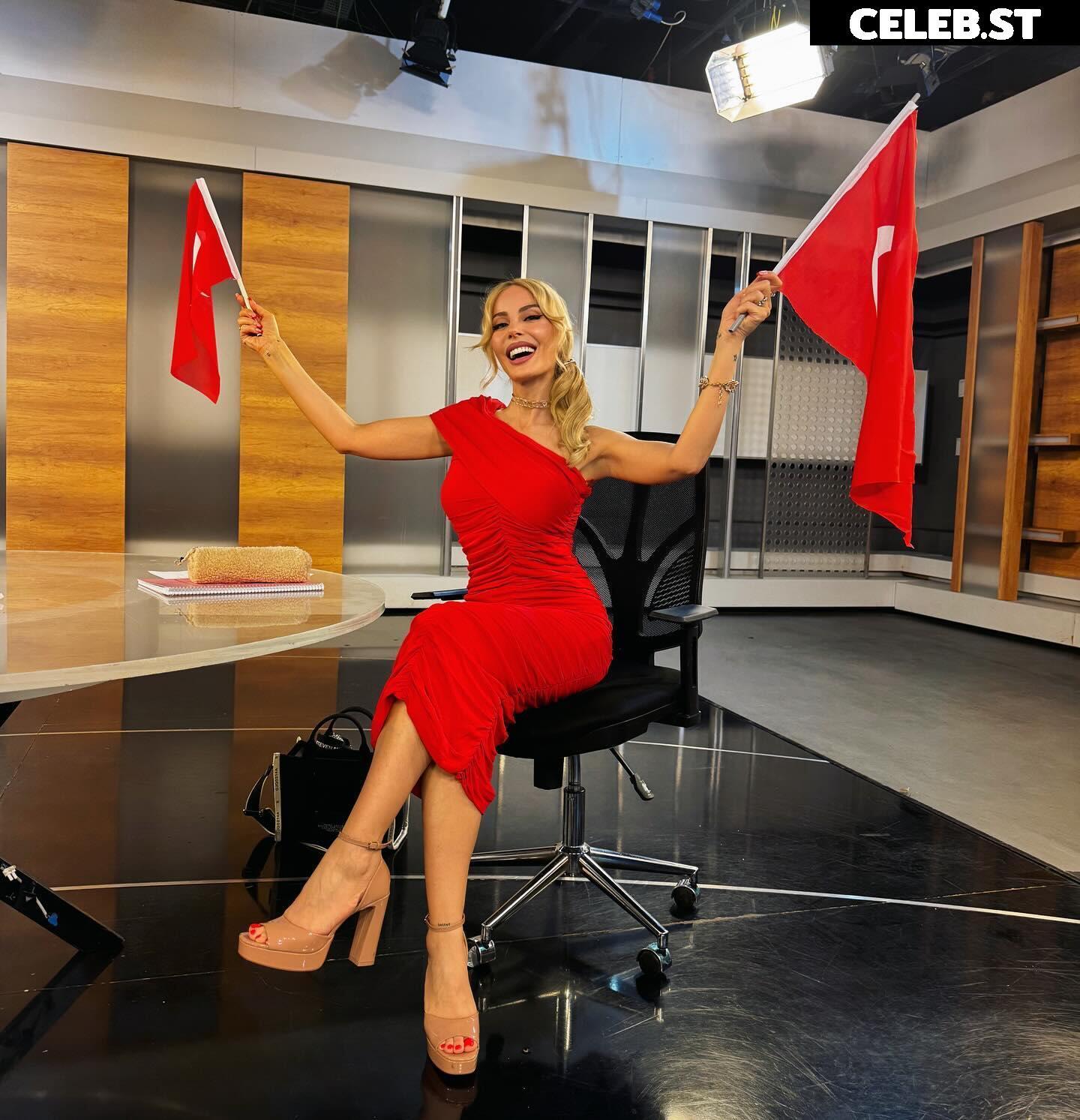 Hande Sarıoğlu Image 12036078