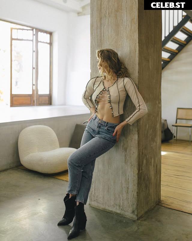 apollinariyaa__ Image 12031553