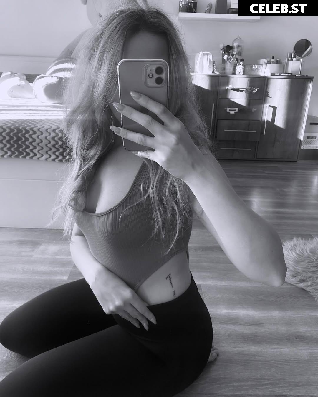 _.martiinkaaa._ Image 12031293