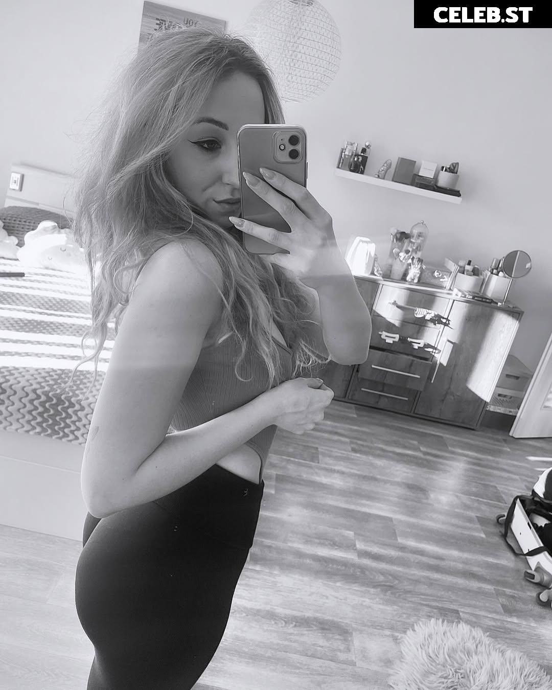 _.martiinkaaa._ Image 12031290