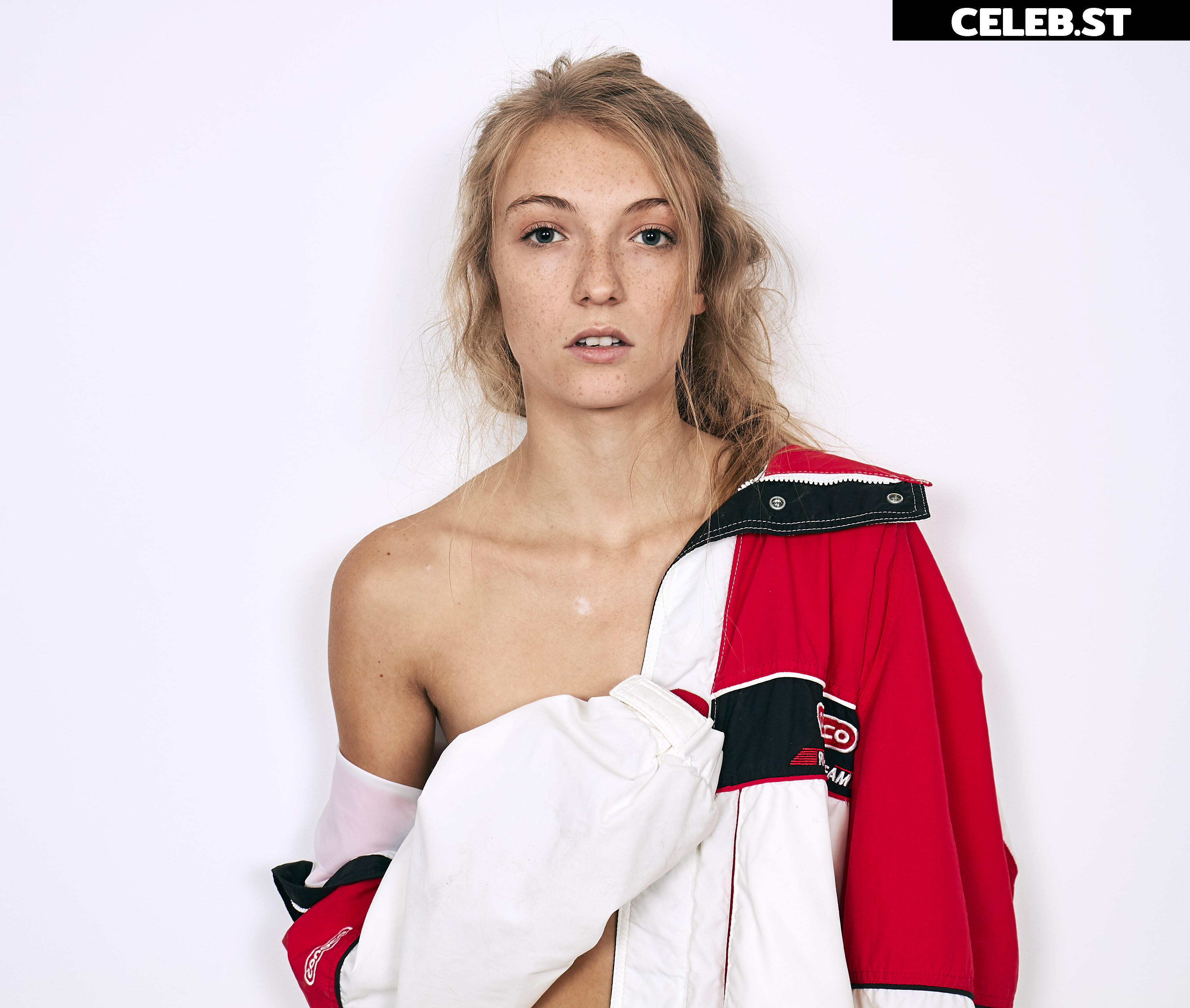 Lauren Hurlbut - @lolotheblondie Image 12030281