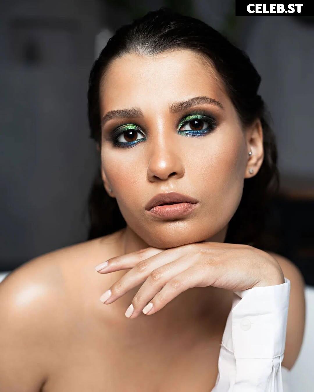 Polina Esina Image 12032489