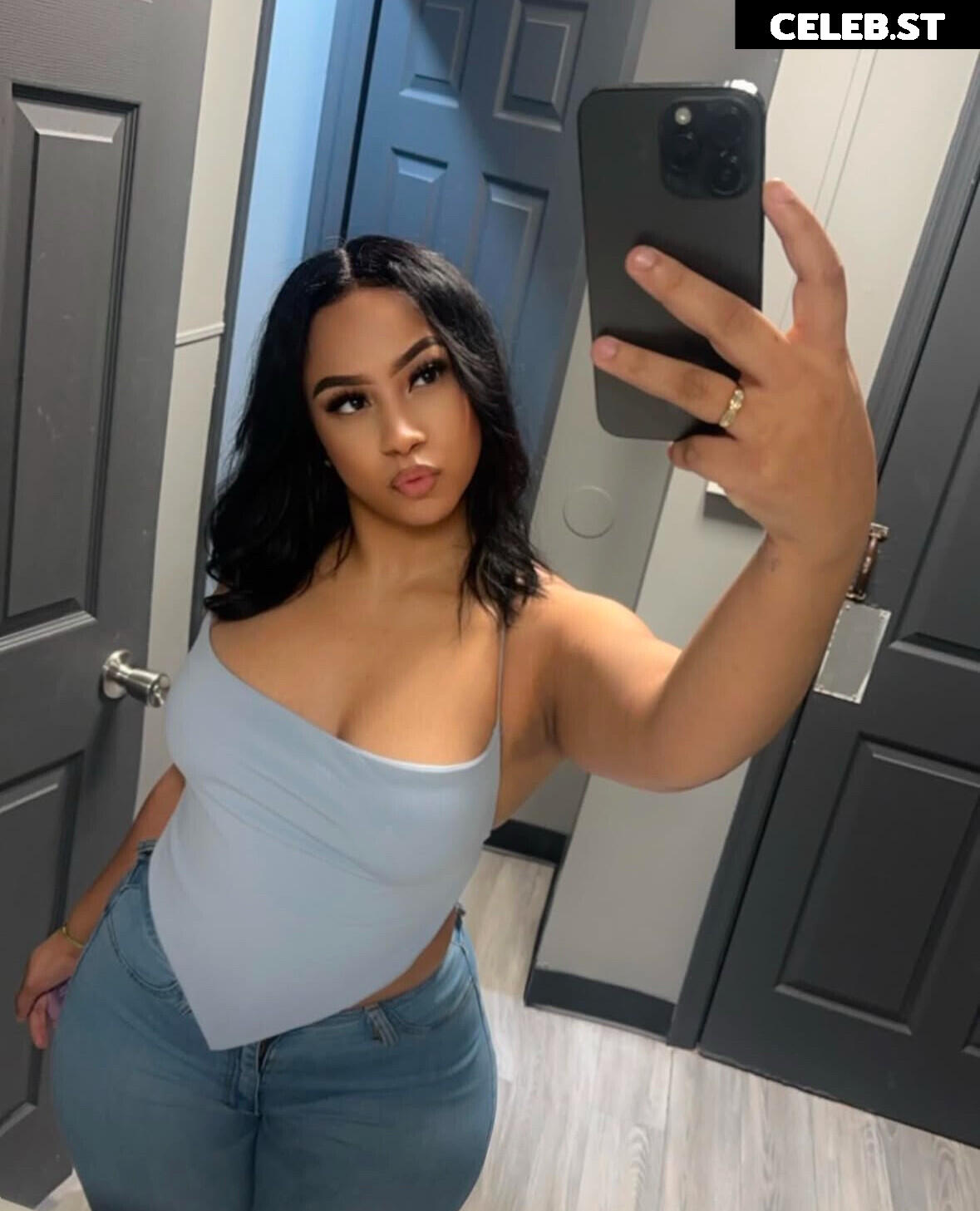 Thick baddie @Forevaa.laii Image 12032604