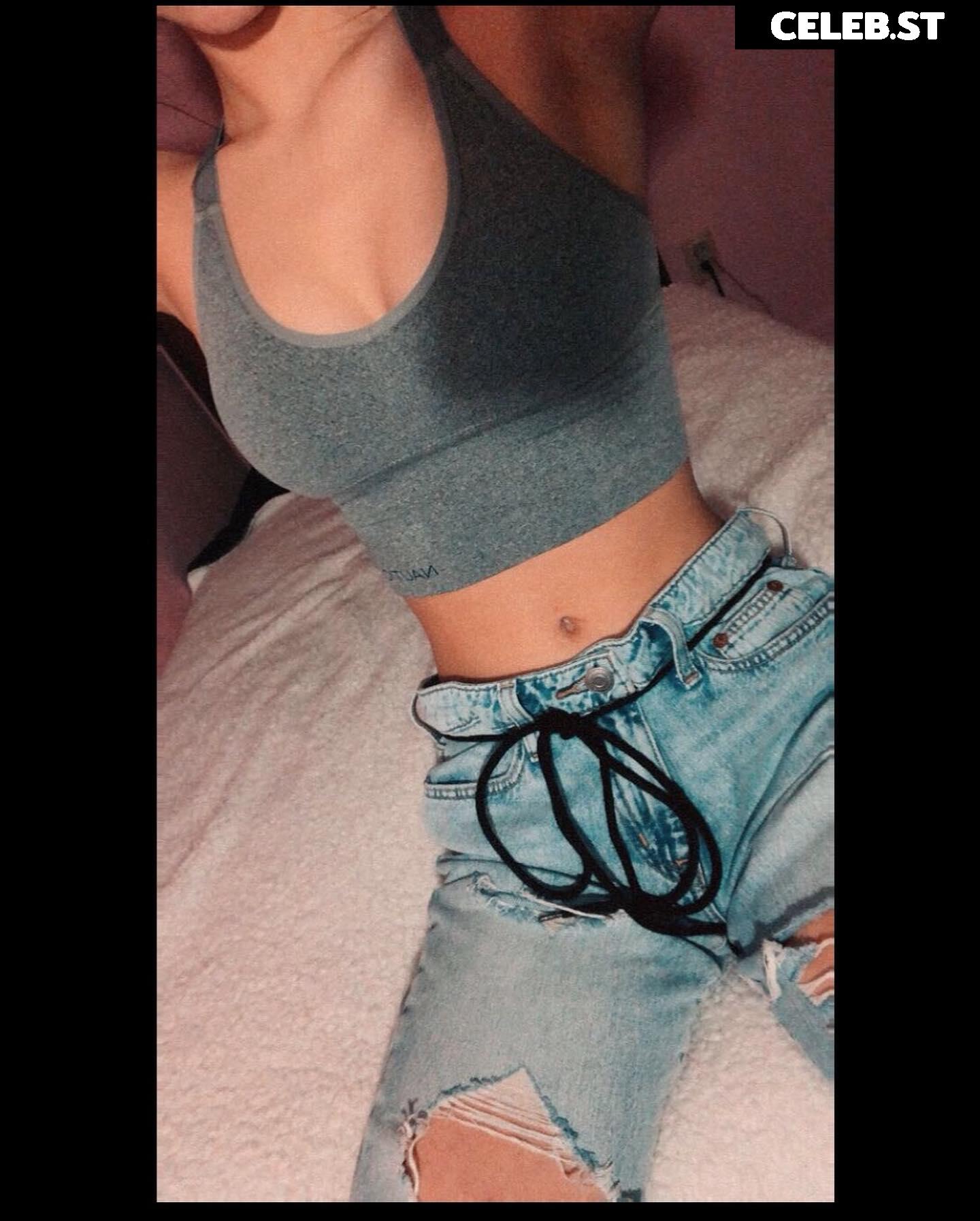 ciggybae / homeskilla_whitnit / Zendaya lookalike Image 12004749