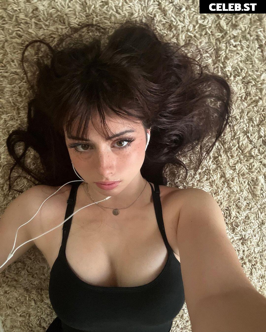 Liv @littlelivbug Image 12004116