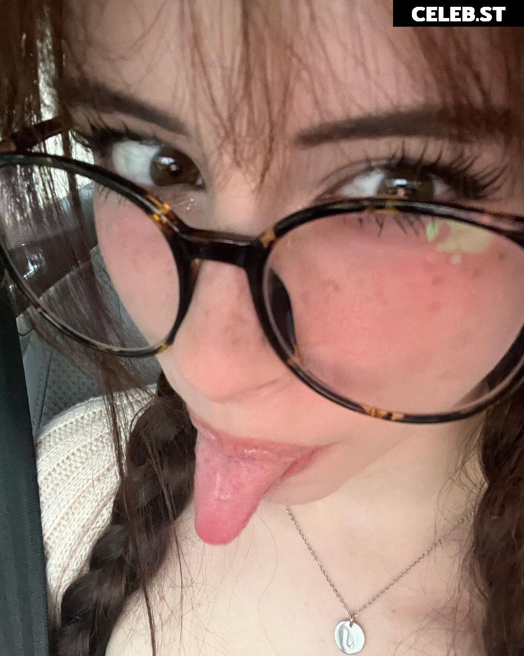 Liv @littlelivbug Image 12004141