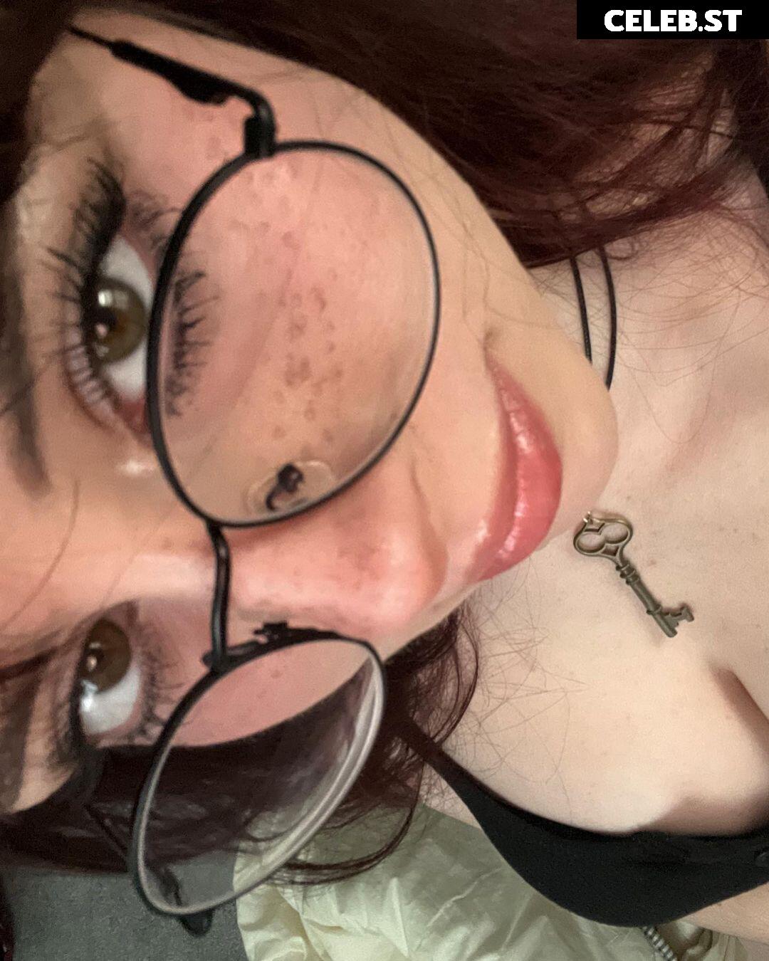 Liv @littlelivbug Image 12004029