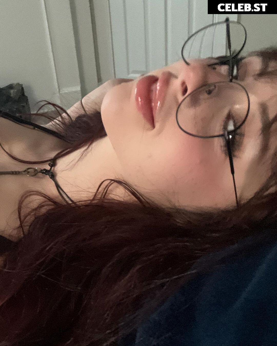 Liv @littlelivbug Image 12004030