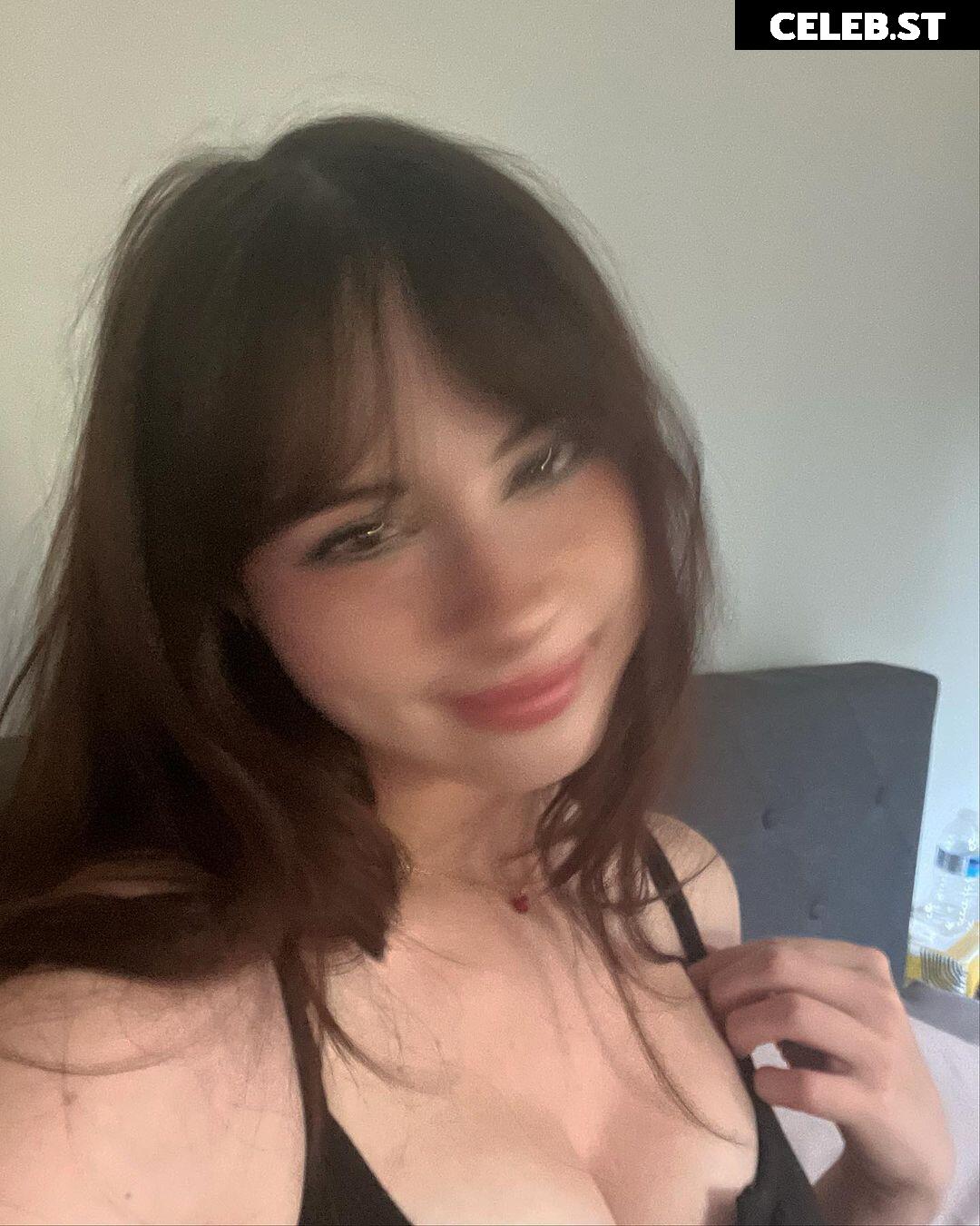 Liv @littlelivbug Image 12004057