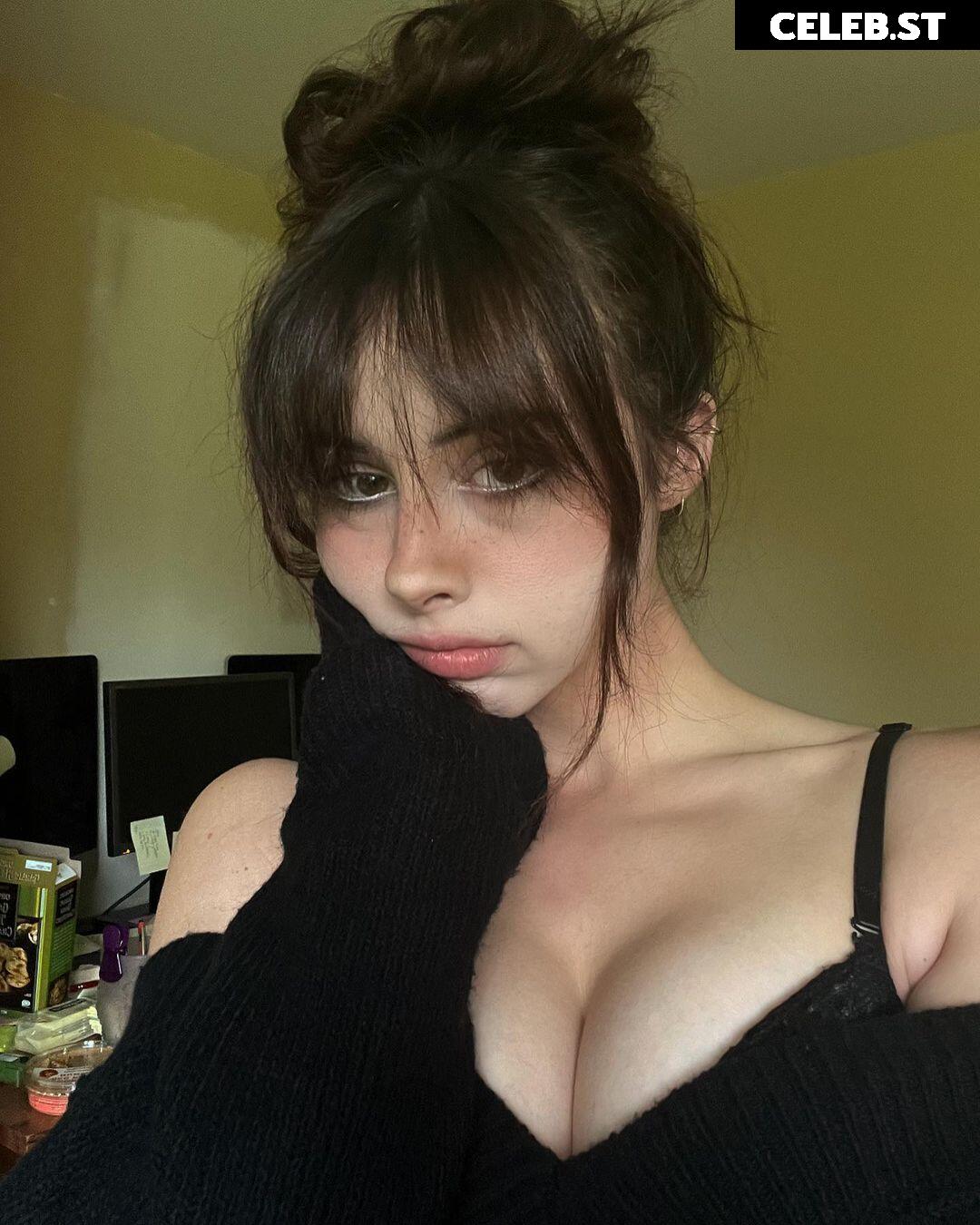 Liv @littlelivbug Image 12004076