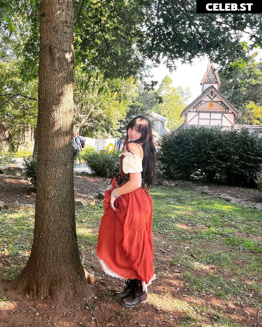 Liv @littlelivbug Image 12004075