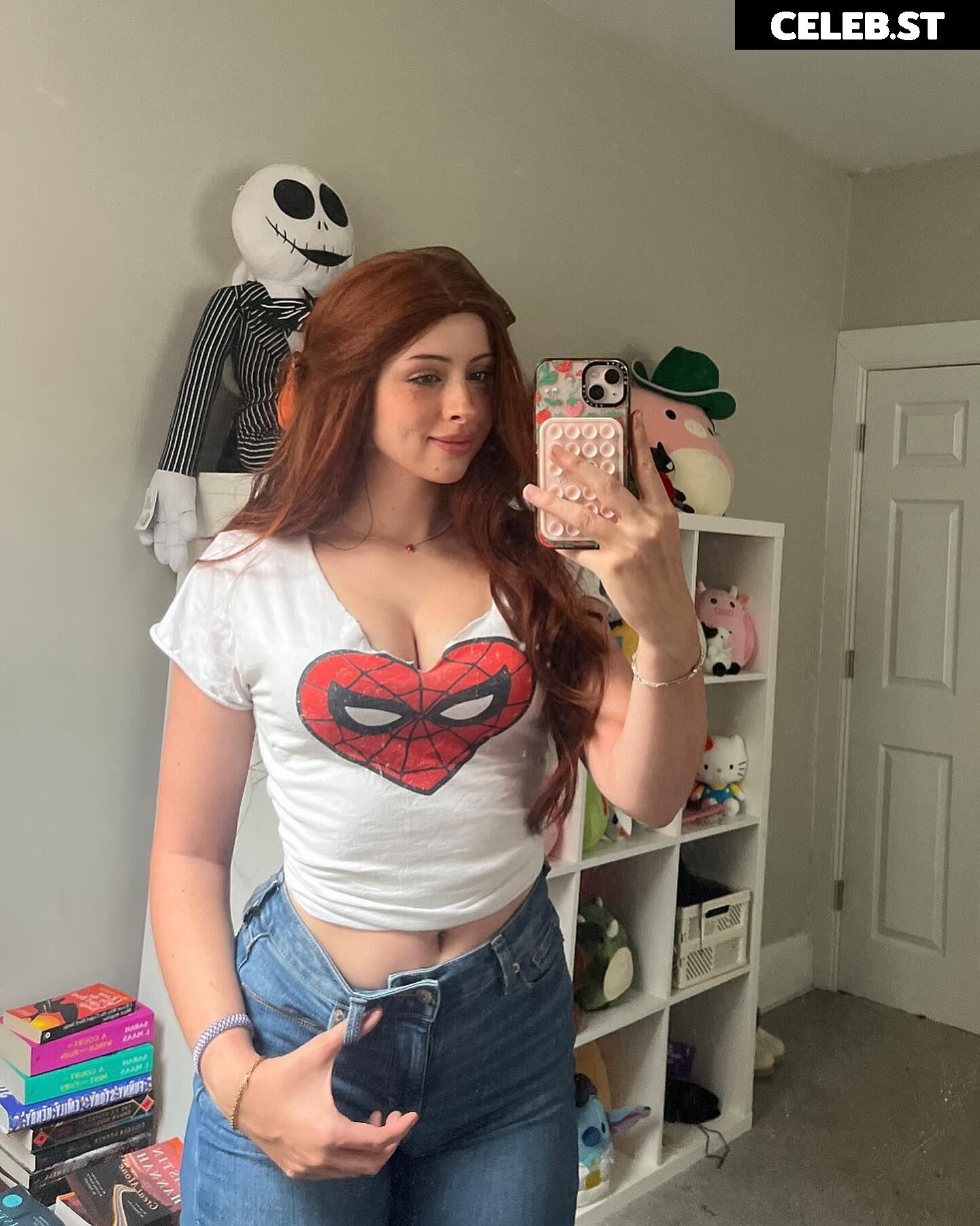 Liv @littlelivbug Image 12004300