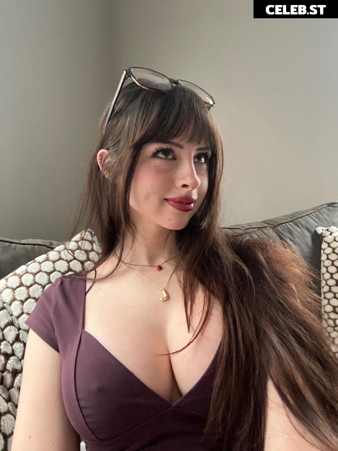 Liv @littlelivbug Image 12004335