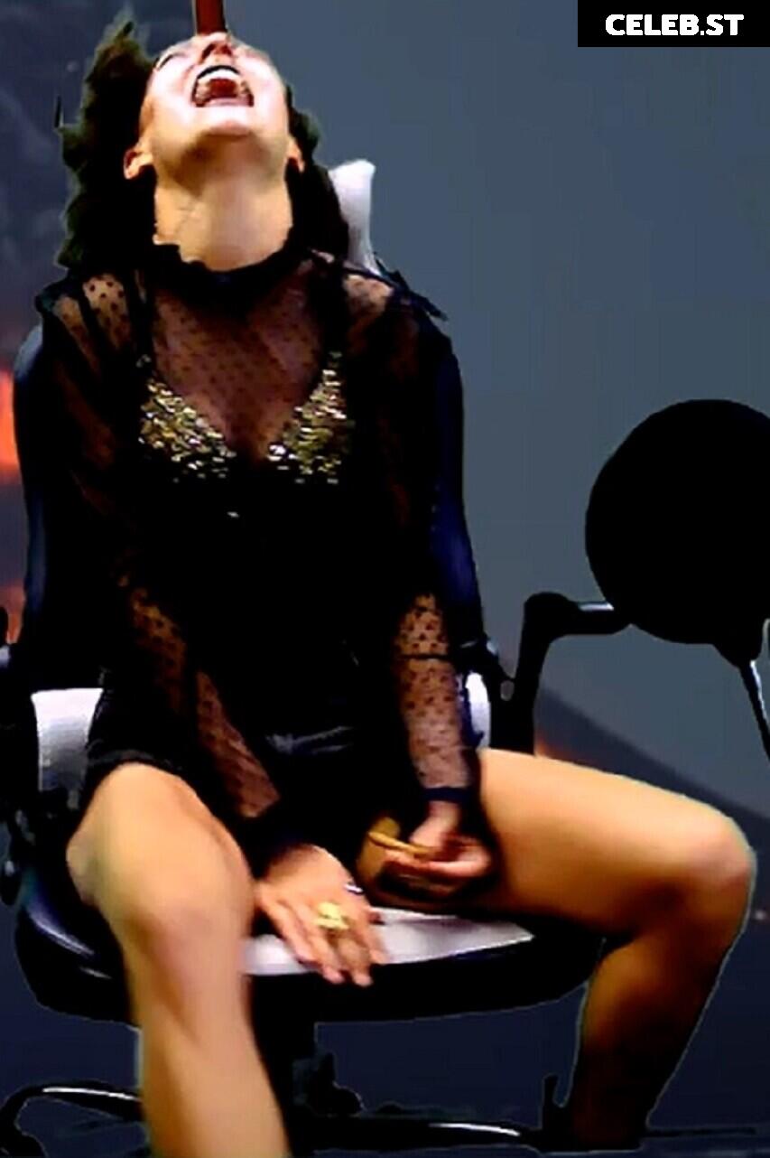 Rava Banks / ravalavabanks Image 12004344