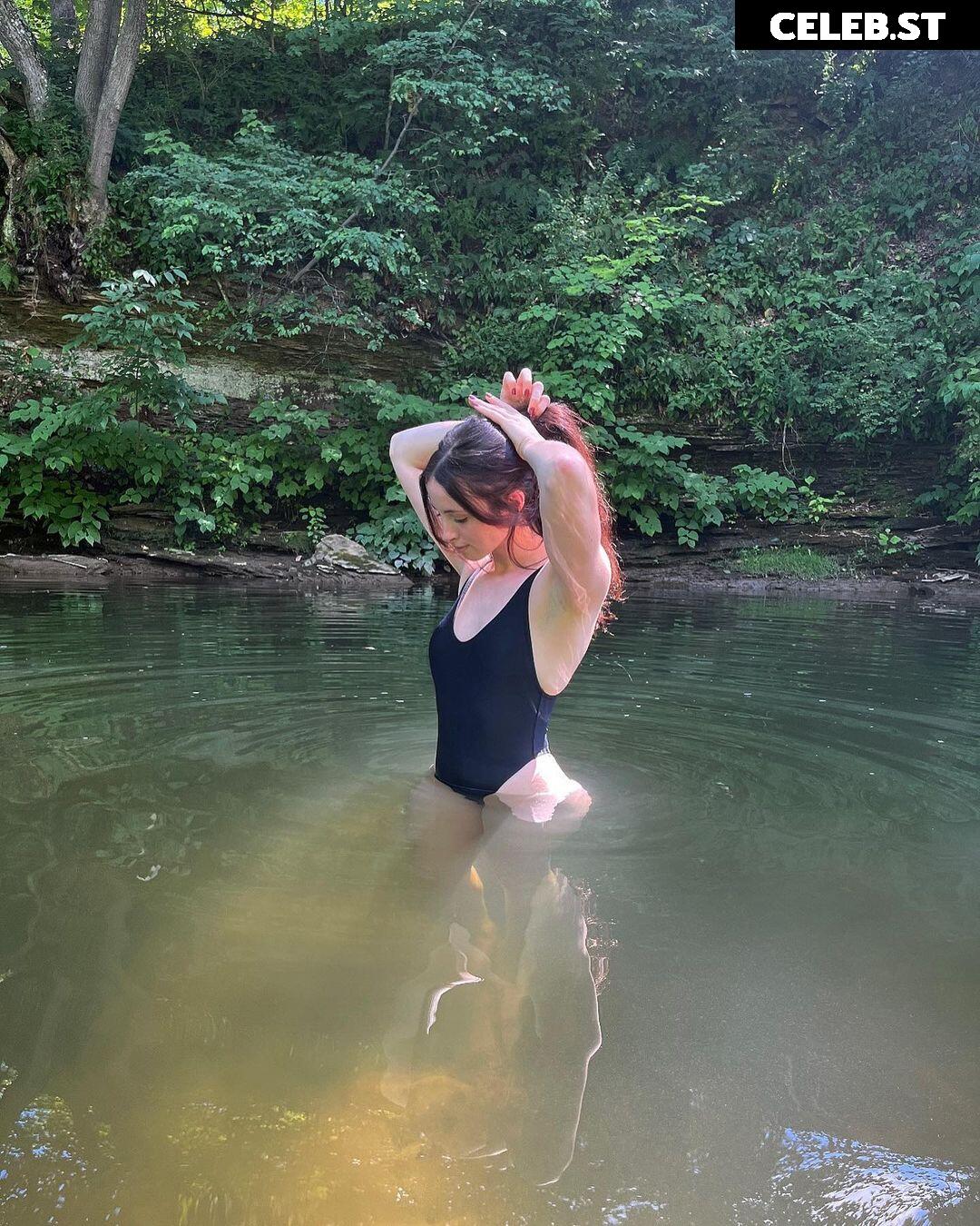 Liv @littlelivbug Image 12004237