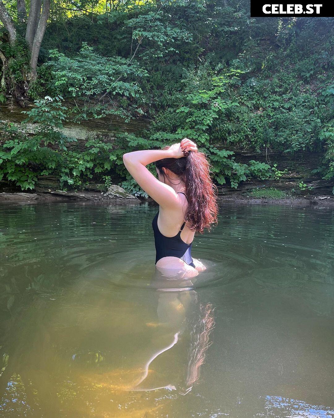 Liv @littlelivbug Image 12004238