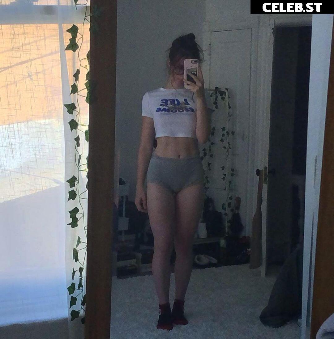 Liv @littlelivbug Image 12004265