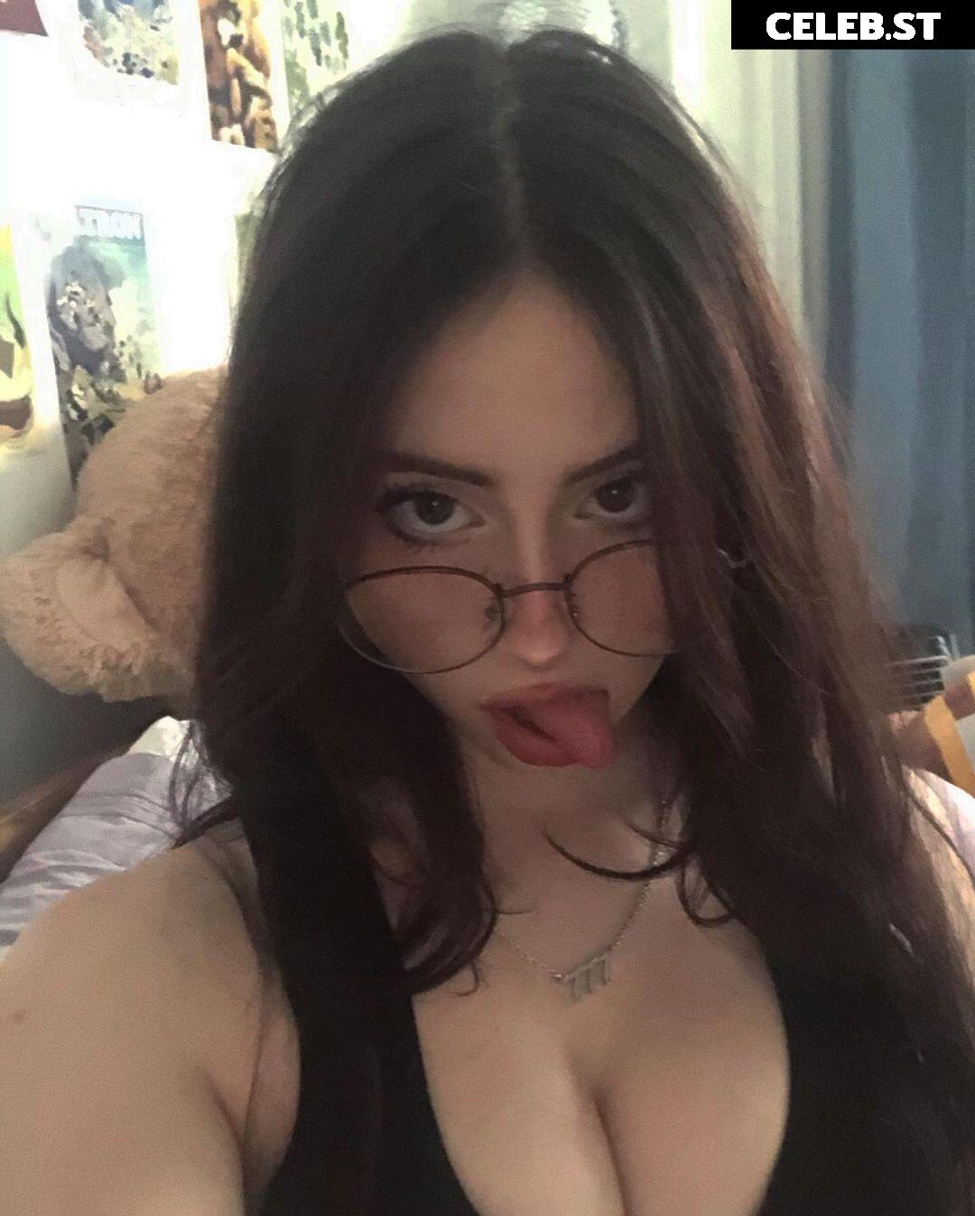 Liv @littlelivbug Image 12004249