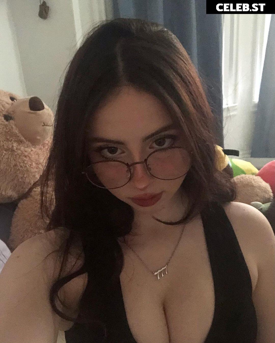 Liv @littlelivbug Image 12003944