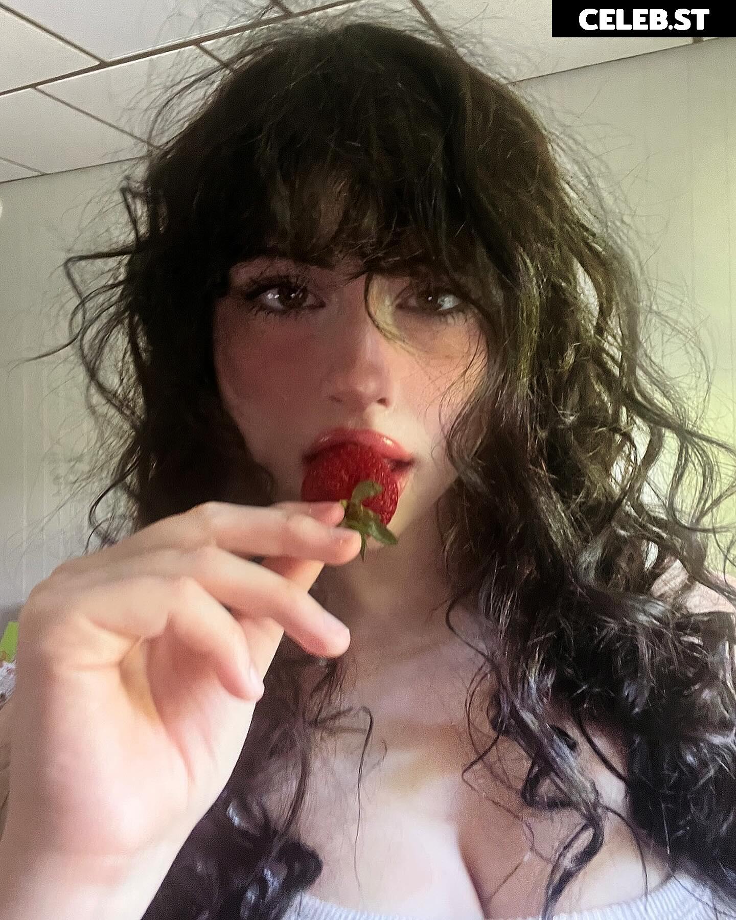 Liv @littlelivbug Image 12003970