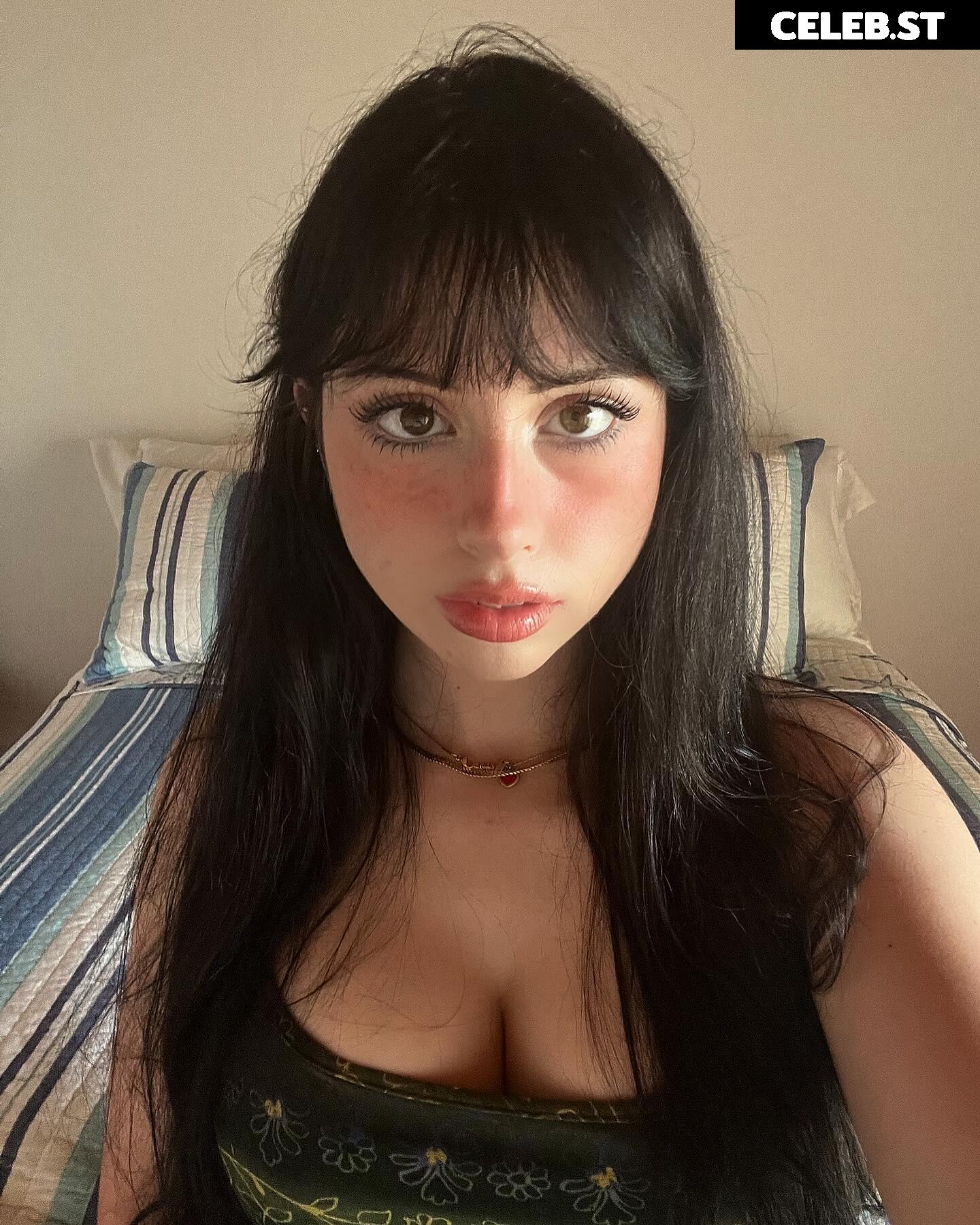 Liv @littlelivbug Image 12003977