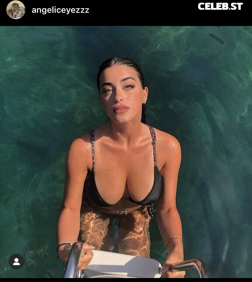 Thaïs / thaisgauchkarian Image 12003087