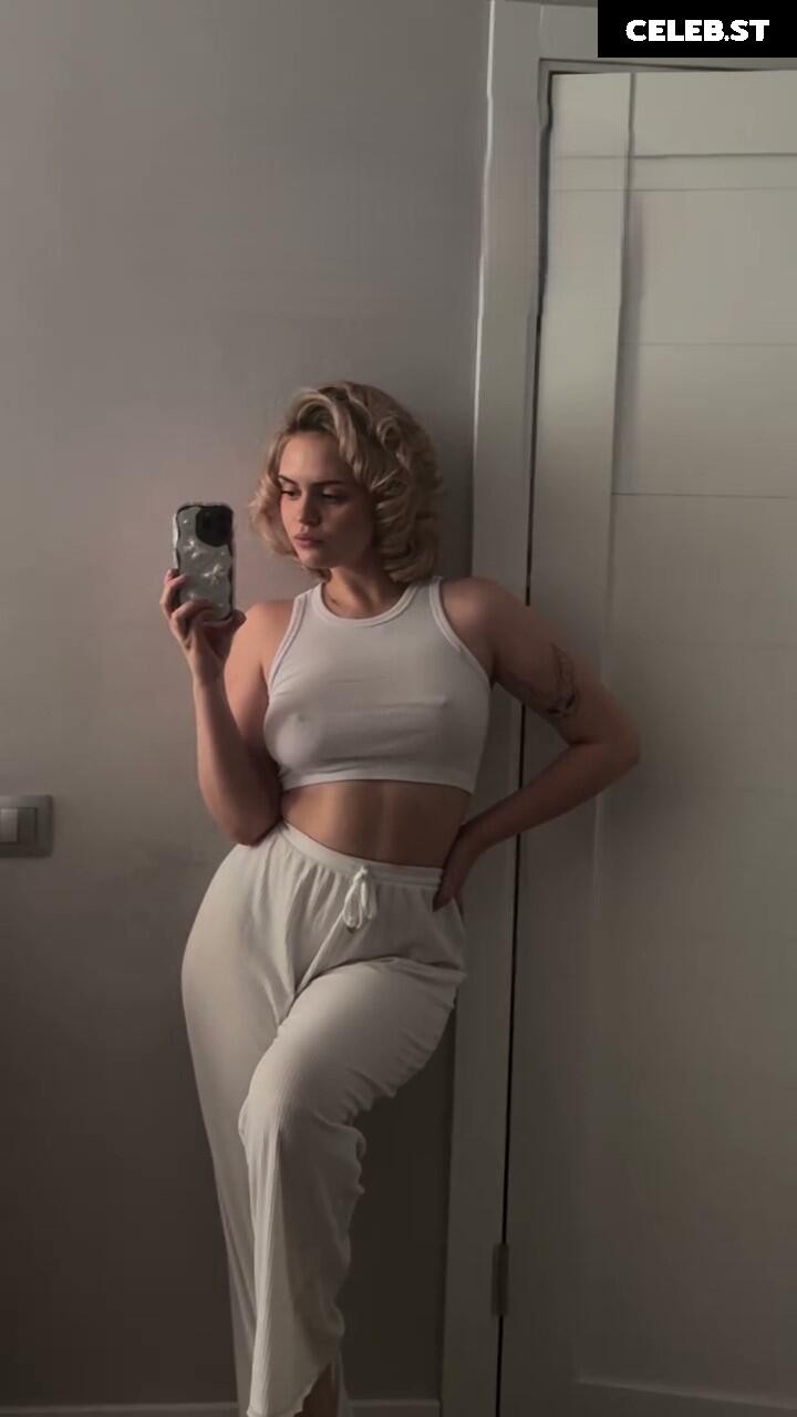 Yana Martin / yanamartinn / mar.t.ina Image 12003222
