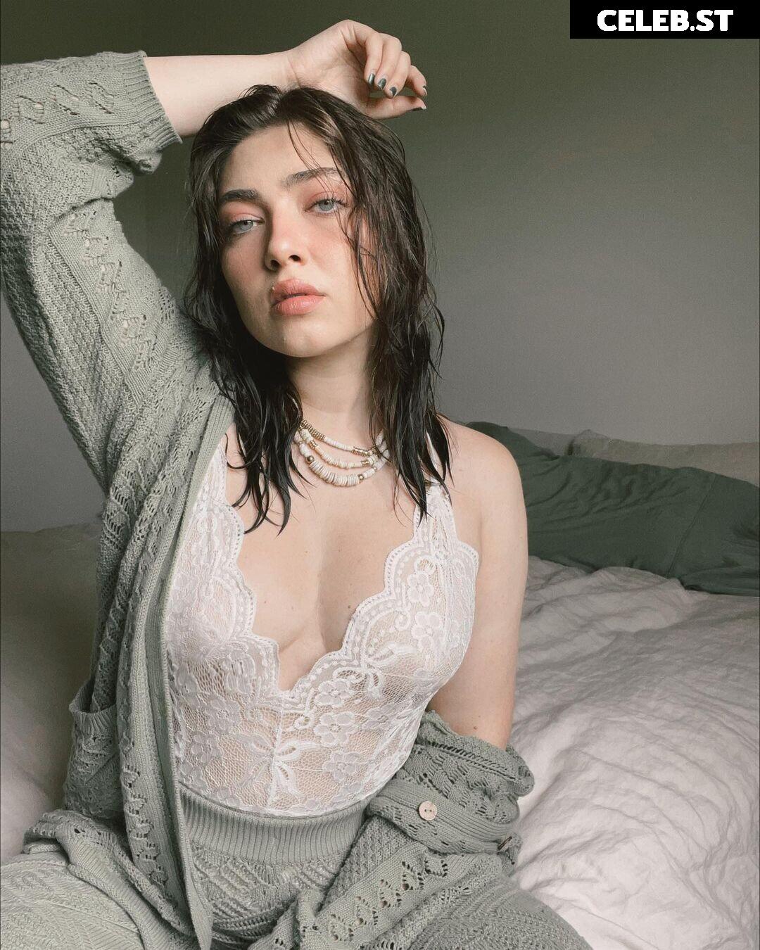 Shelby Young Image 12002627