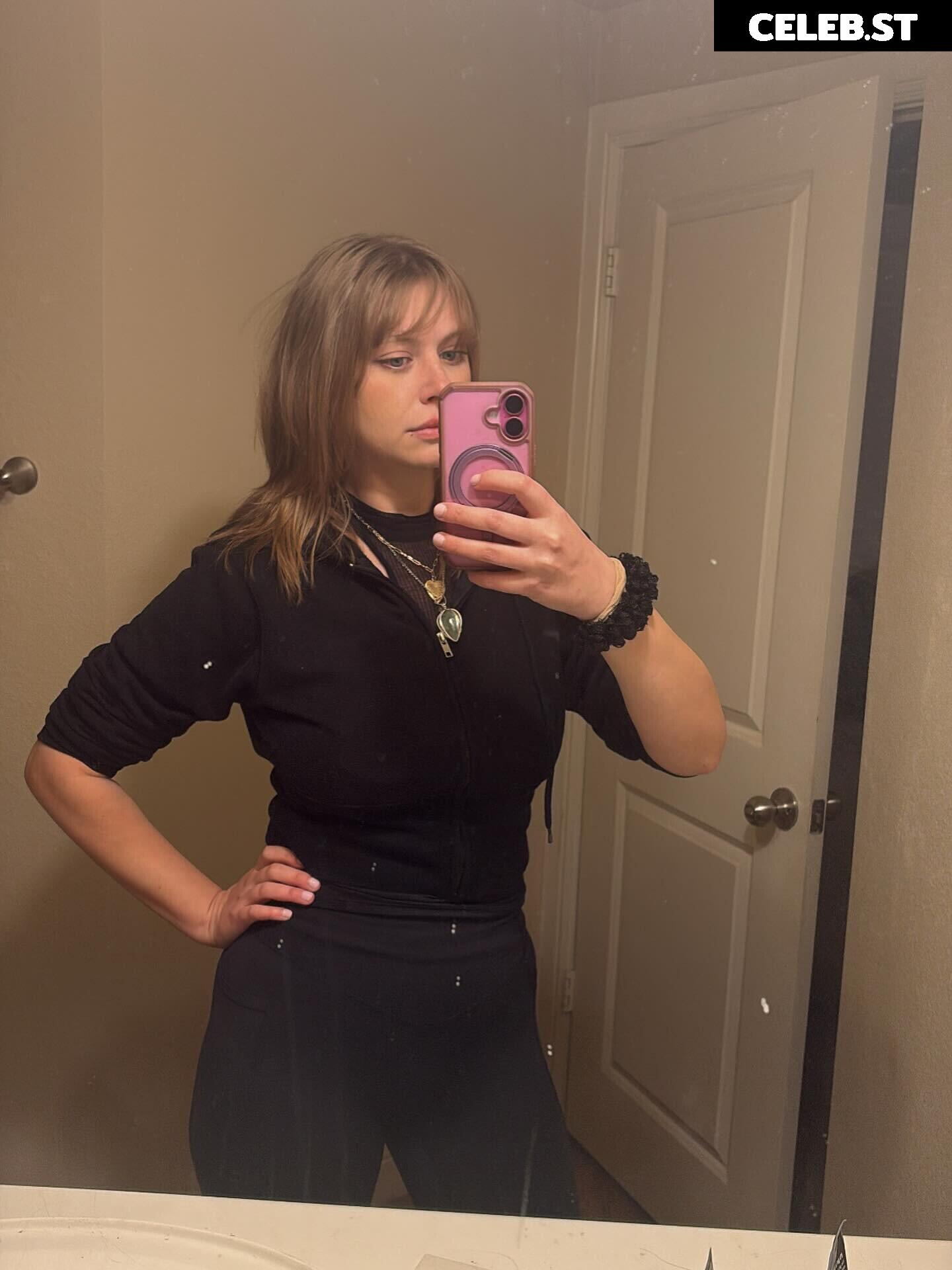 Crowd_Tickler / Bad.Sand.Witch / bad6sand6witch6 / Apoptosisjo / Tenaciousboobies / Thiccsquirrel18 / apophoesis Image 12009197