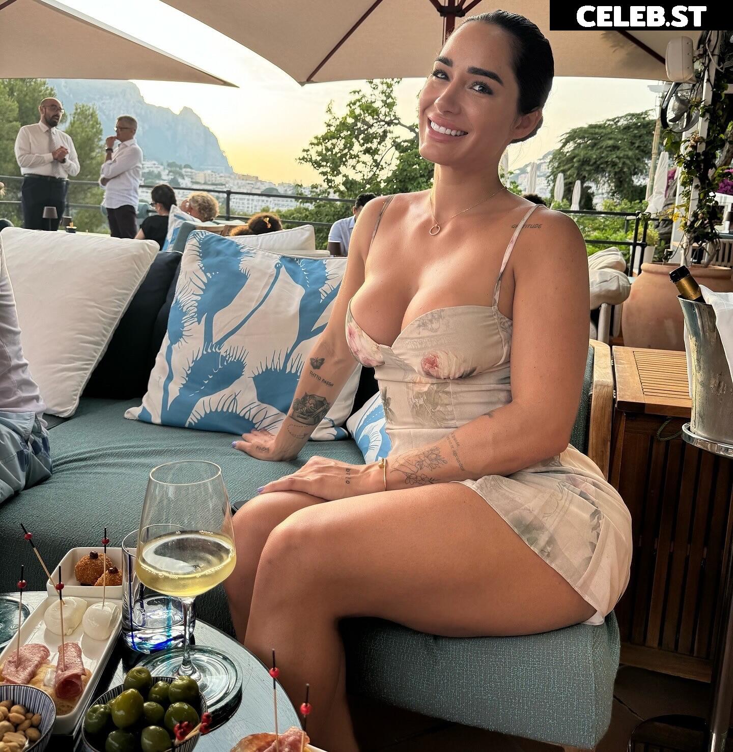 Bru Luccas / Bruna Luccas Image 12098715