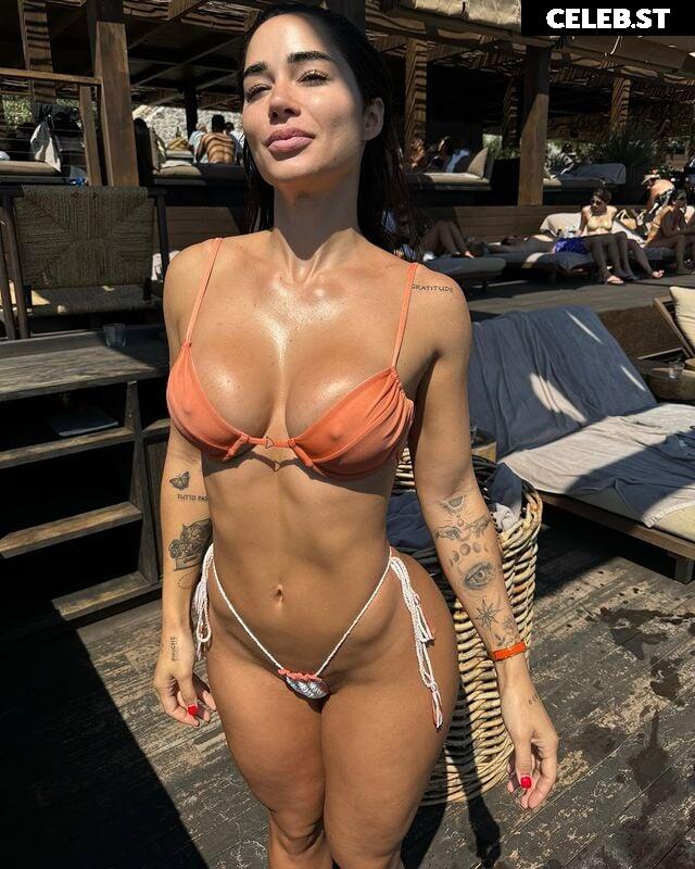 Bru Luccas / Bruna Luccas Image 12098707
