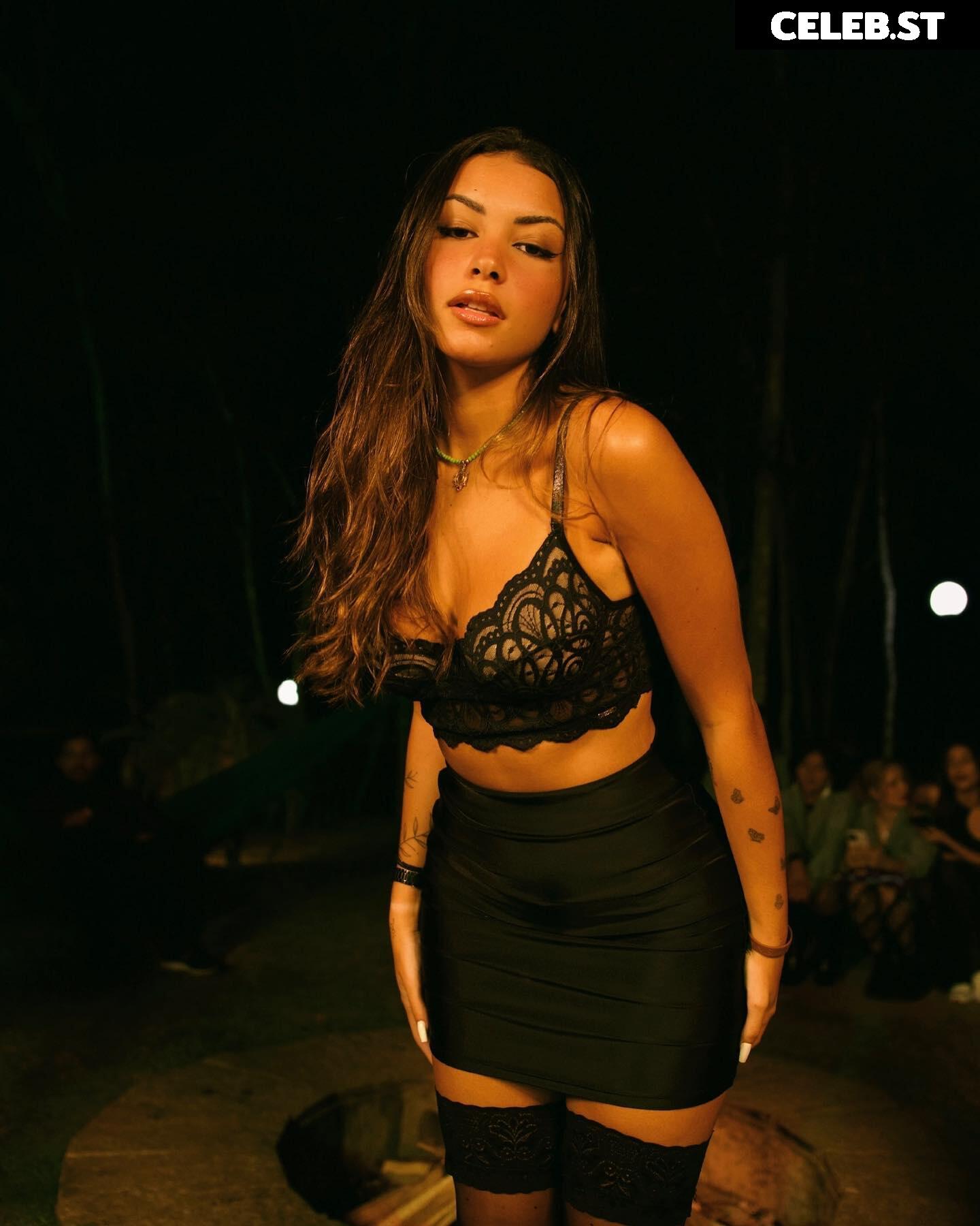 Gabriela Moura | gabimfmoura Image 12098235