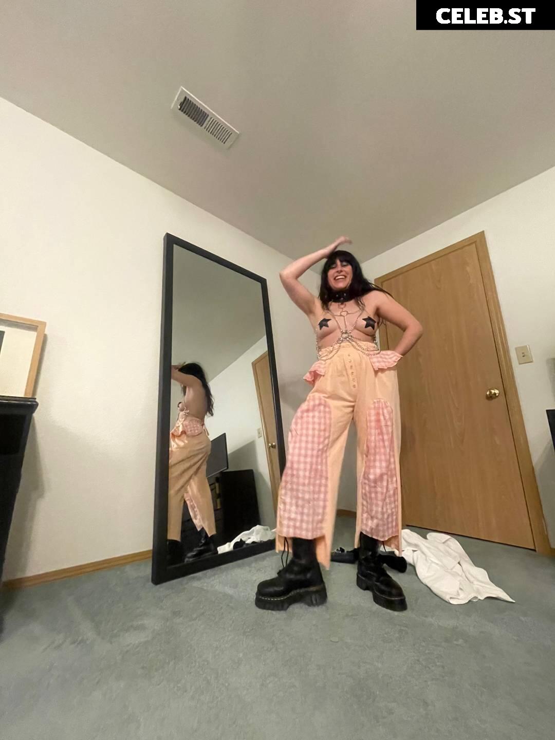 Marisa Dabice | Missy from Mannequin Pussy Image 12093099
