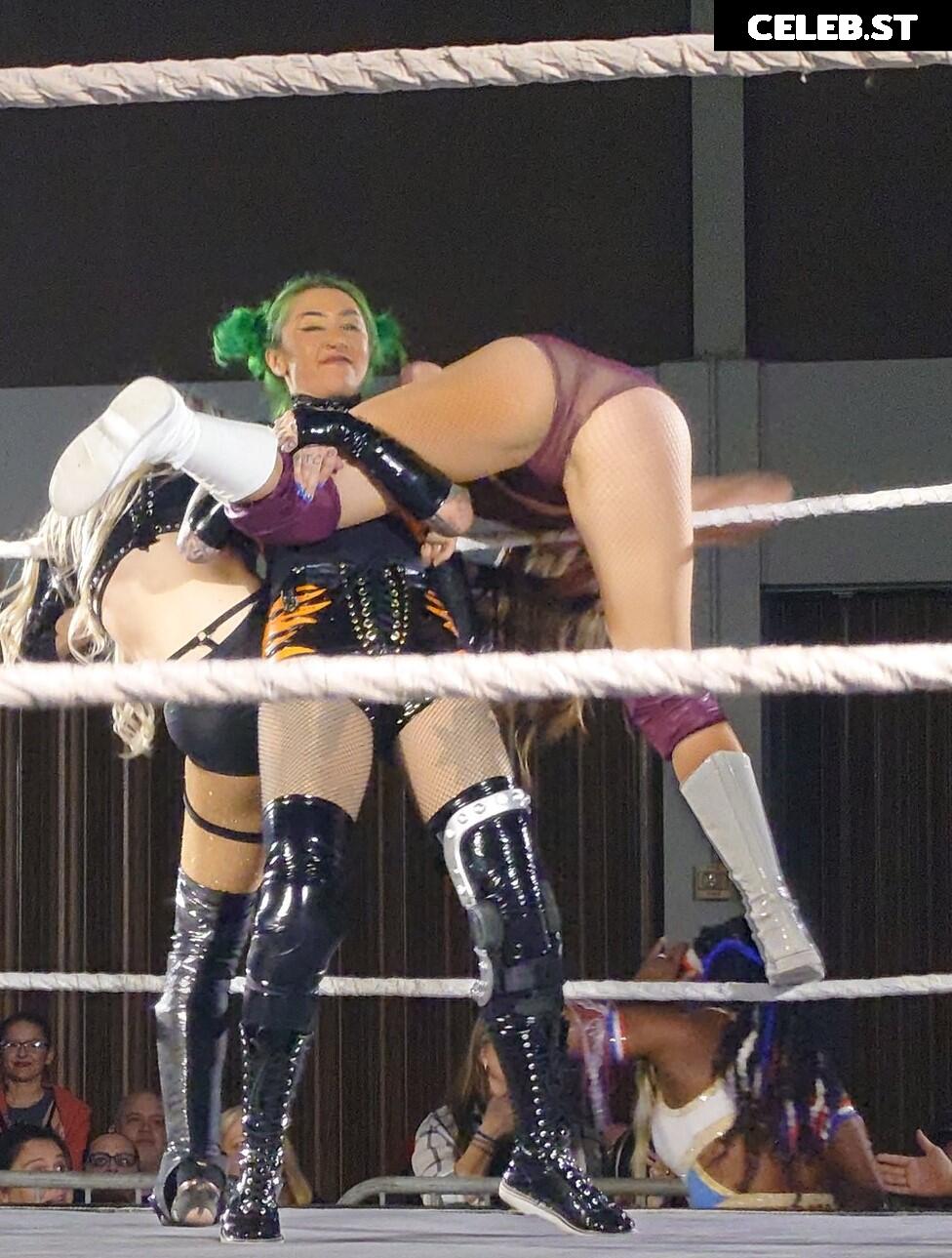 Wren Sinclair / Madi Wrenkowski Image 12092711