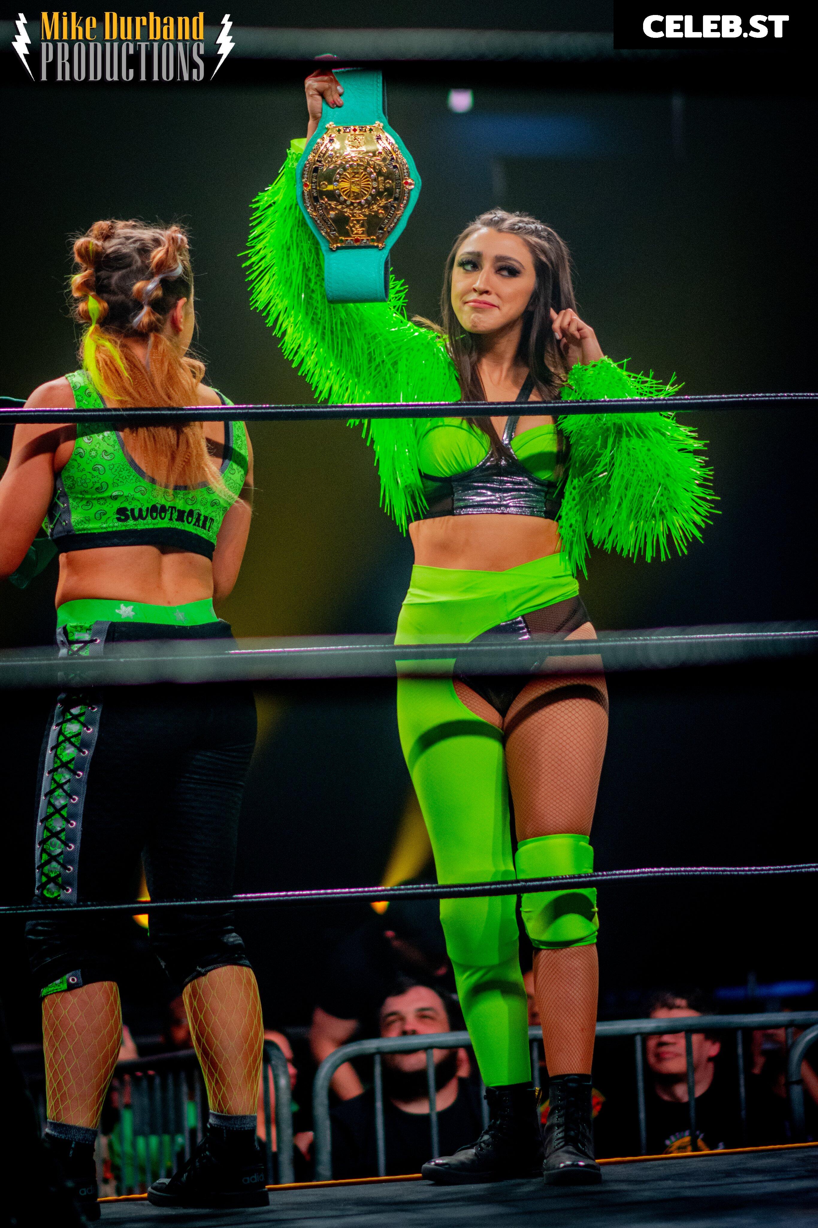 Wren Sinclair / Madi Wrenkowski Image 12092701