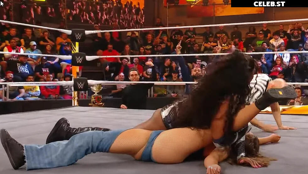 Wren Sinclair / Madi Wrenkowski Image 12092690