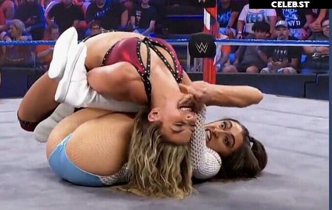 Wren Sinclair / Madi Wrenkowski Image 12092695