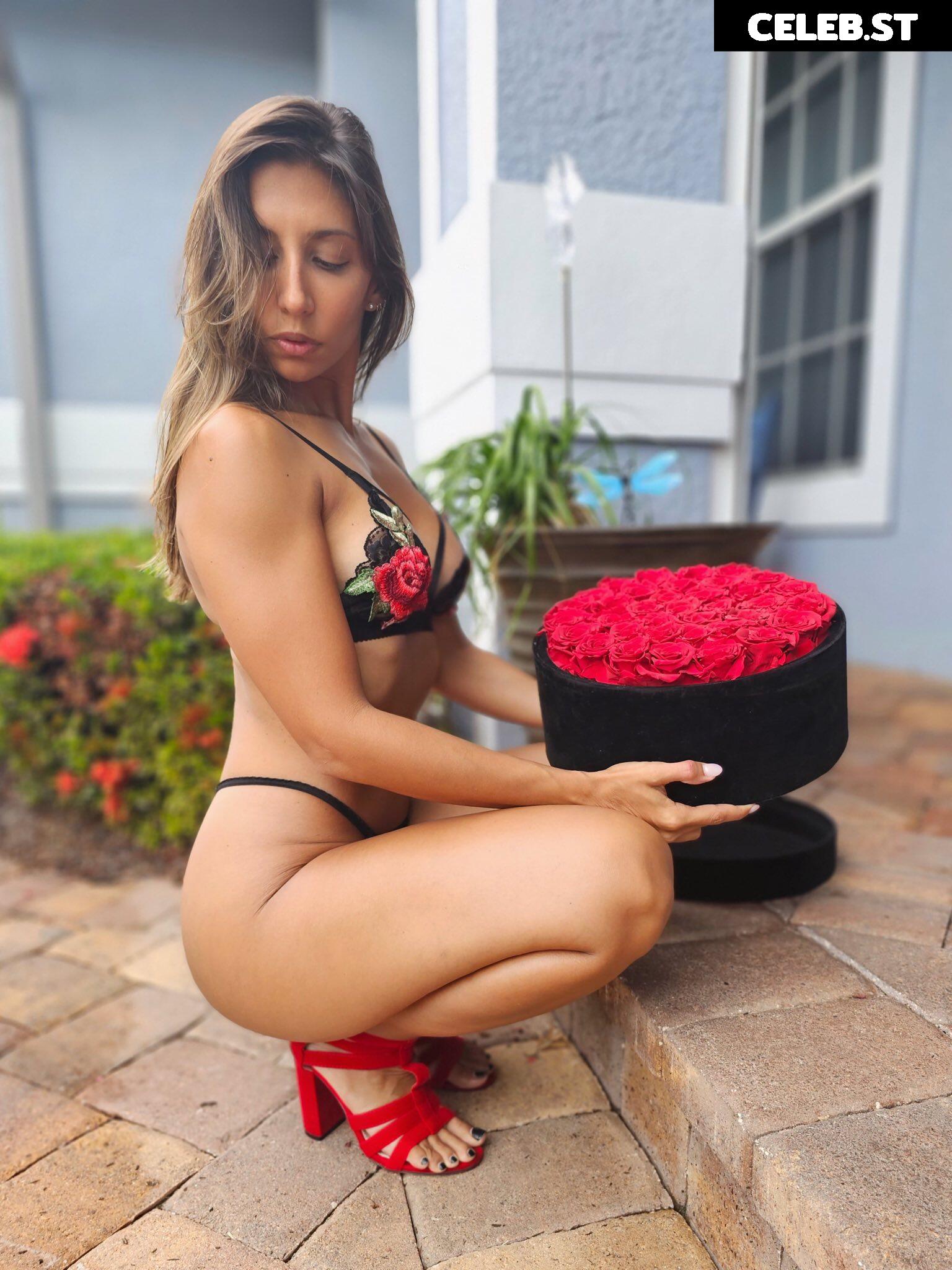 littlefitdevil / Carla Outes Image 12092047