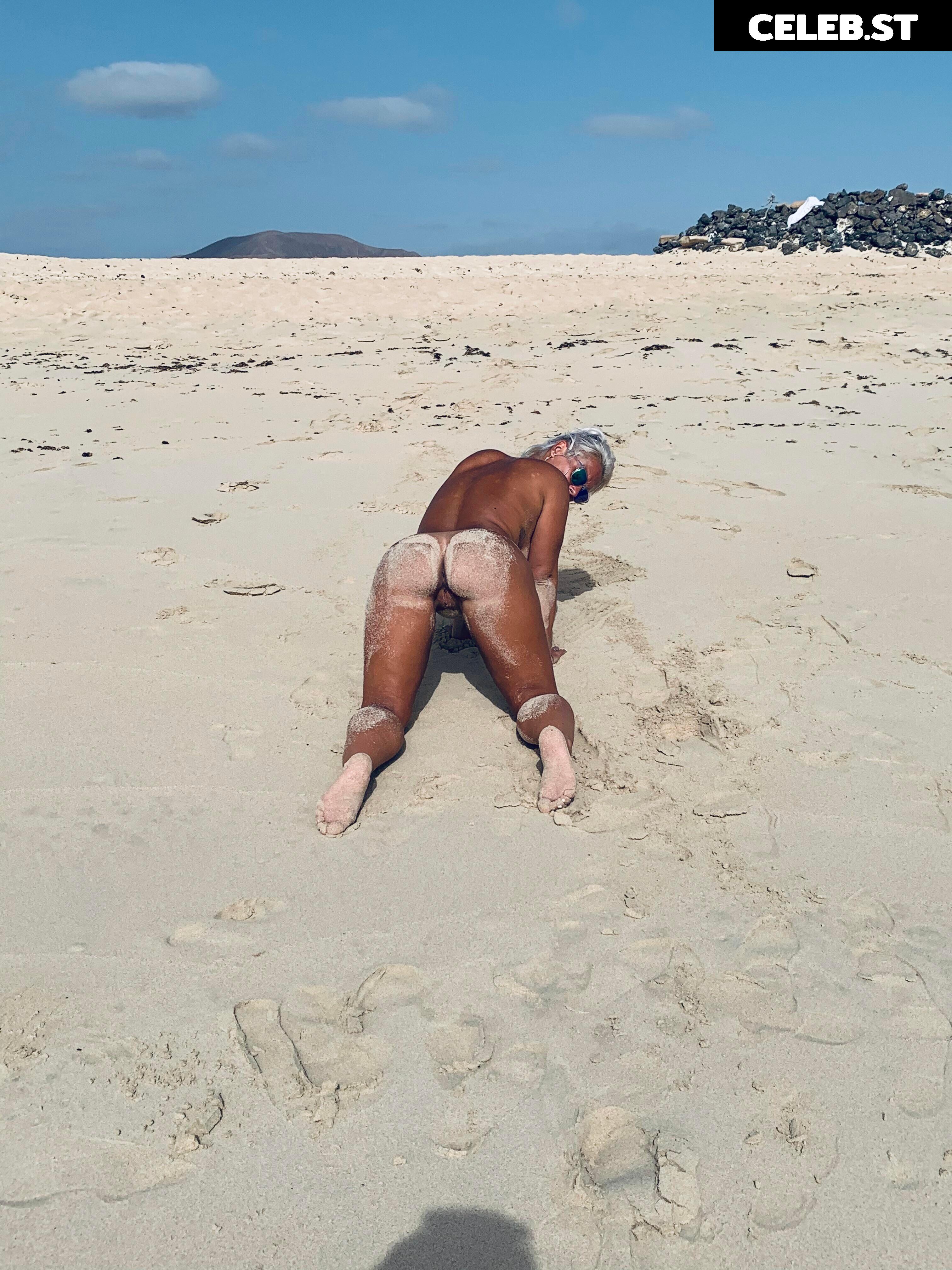 Emma FanFucks / brithotwife Image 12082860