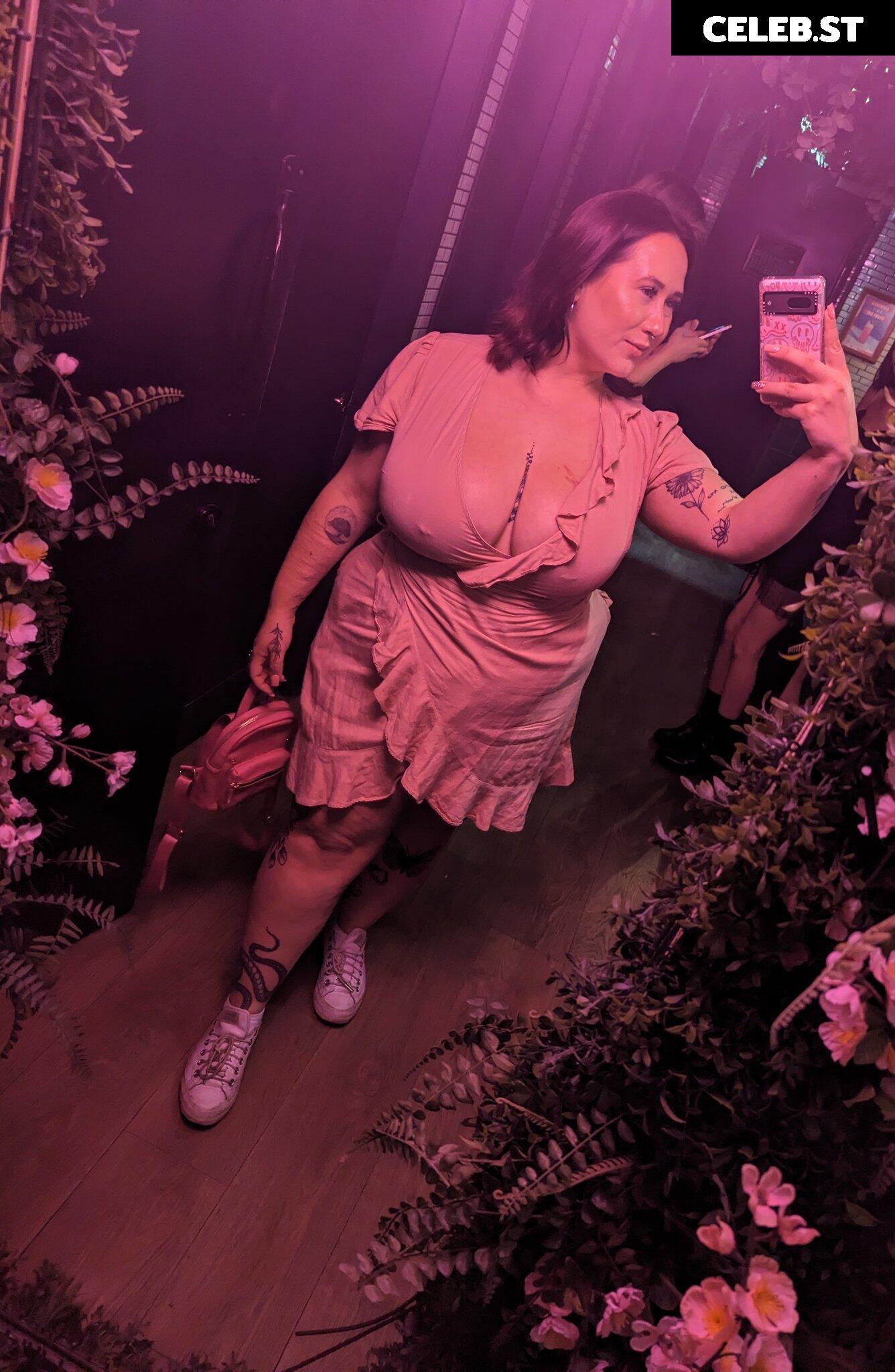 Daisy Gold Image 12082852