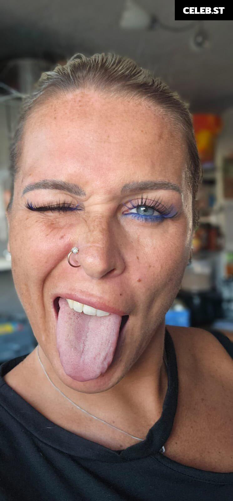 Emma FanFucks / brithotwife Image 12082877