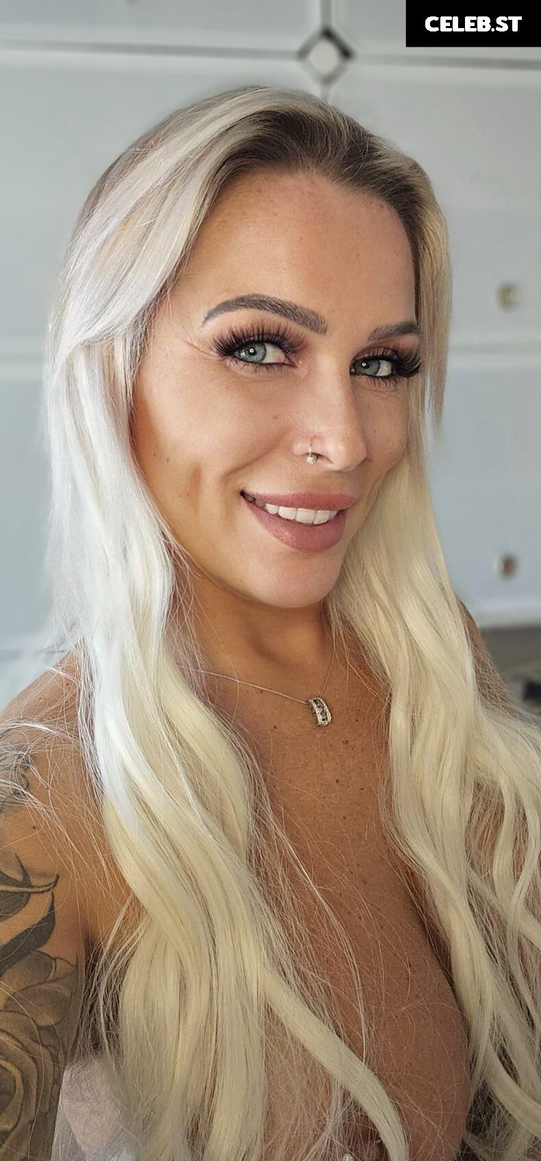 Emma FanFucks / brithotwife Image 12082876