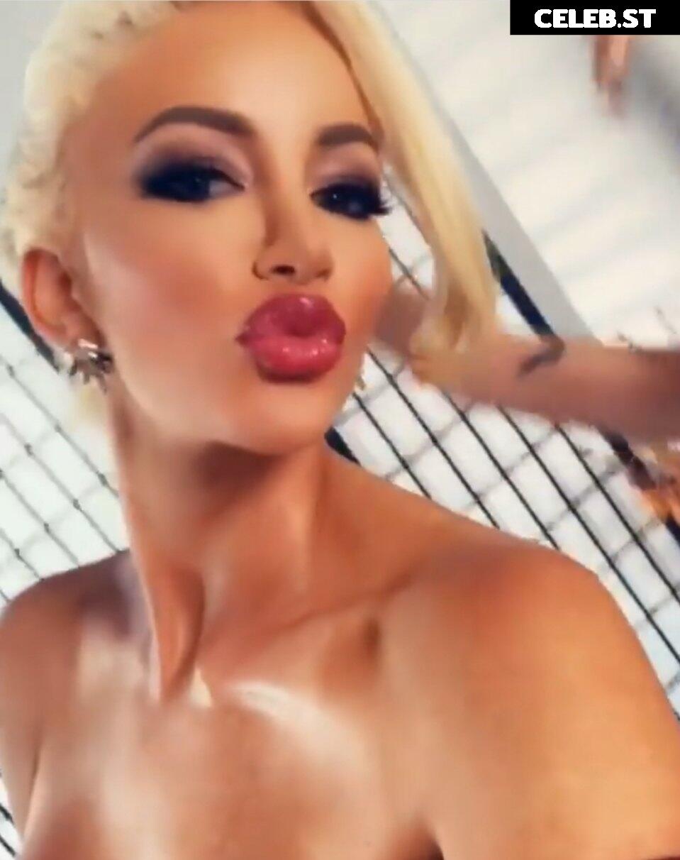 Nicolette Shea Image 1396890