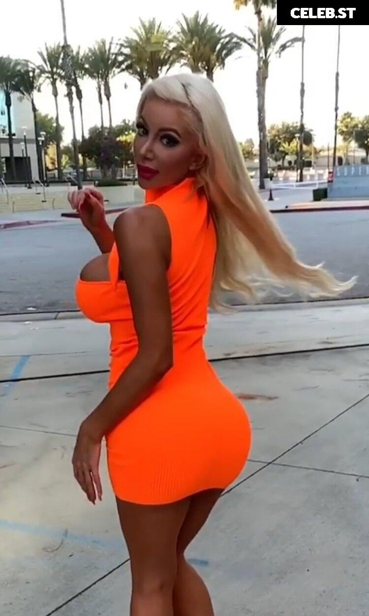 Nicolette Shea Image 1397390