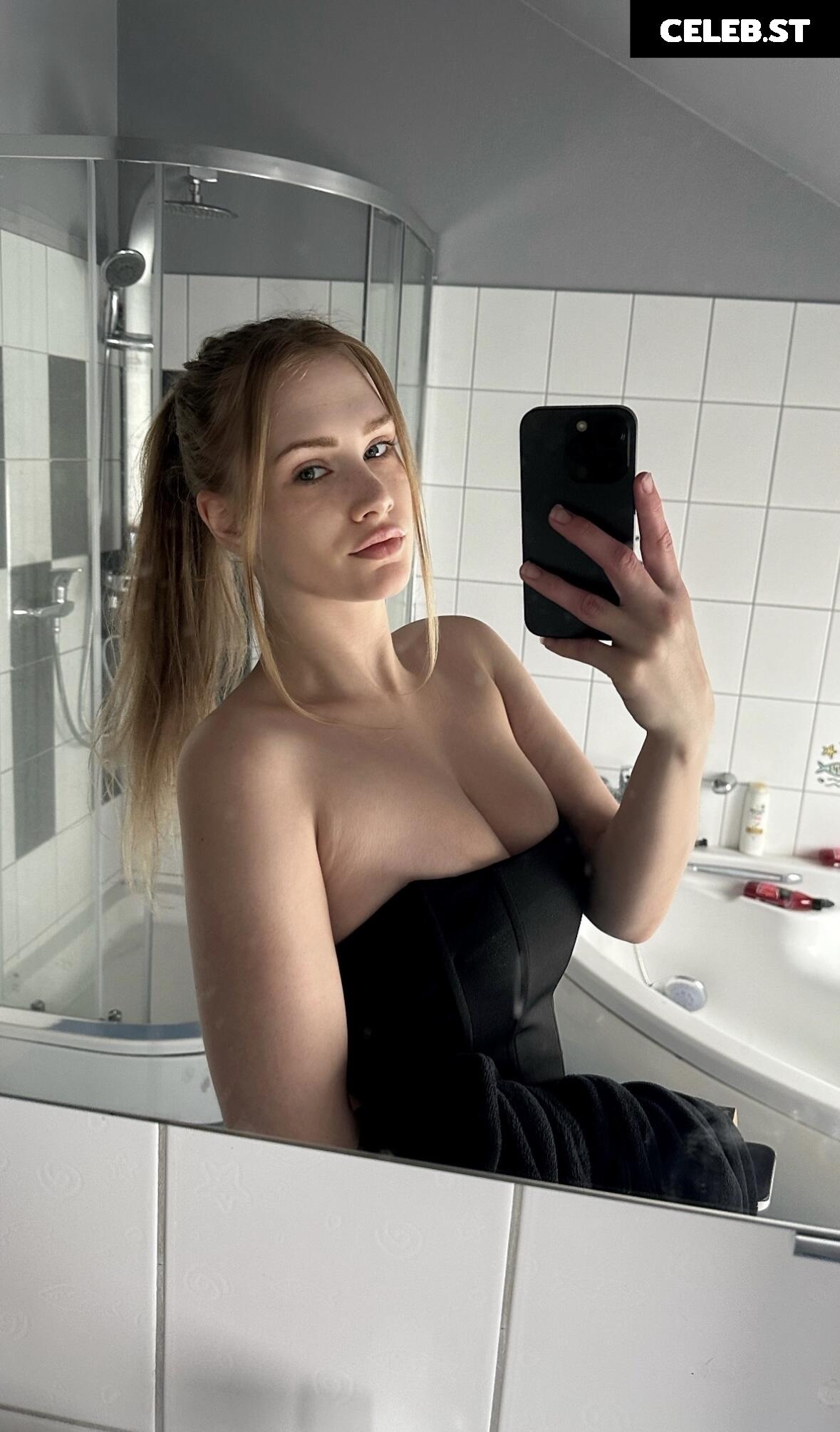 Julia Damro Image 134614