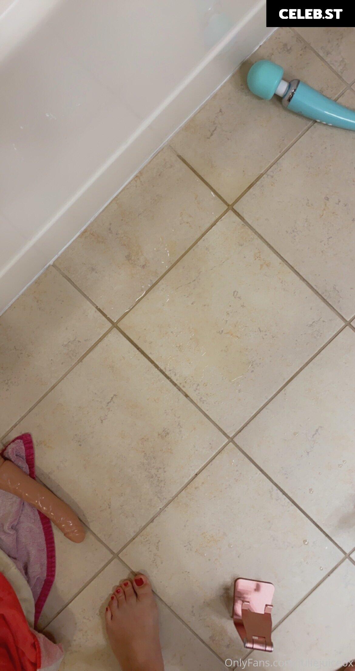 juliejuice0x Image 18885696