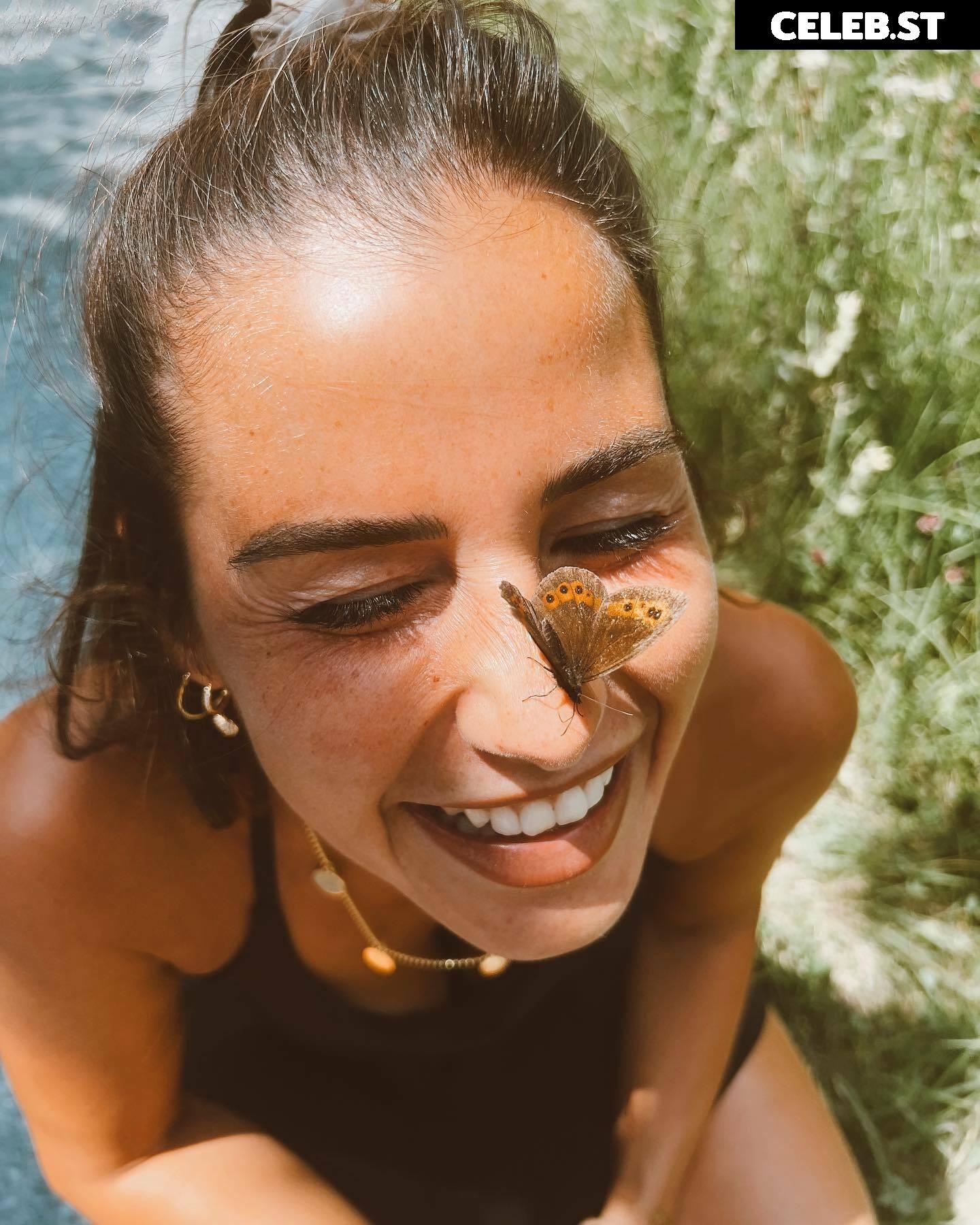 Sarah Engels Image 1860382