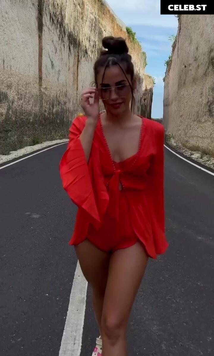 Sarah Engels Image 1860334