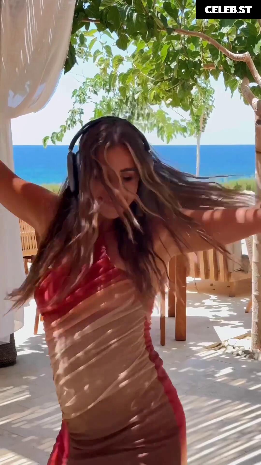 Sarah Engels Image 1855772