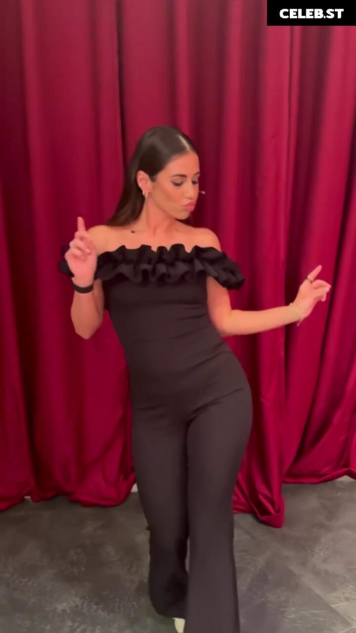 Sarah Engels Image 1852800